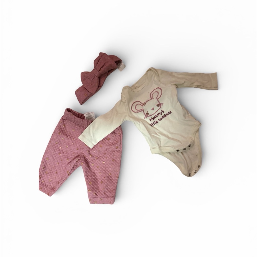 0-3 month girls clothing bundle.